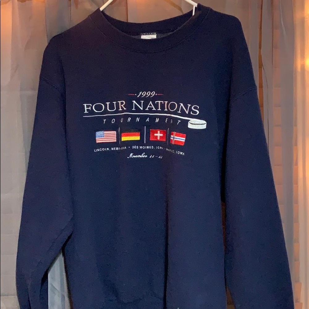 Vintage four nations crewneck